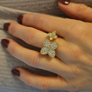 NEW Gold and Crystal Floral Ring - OS